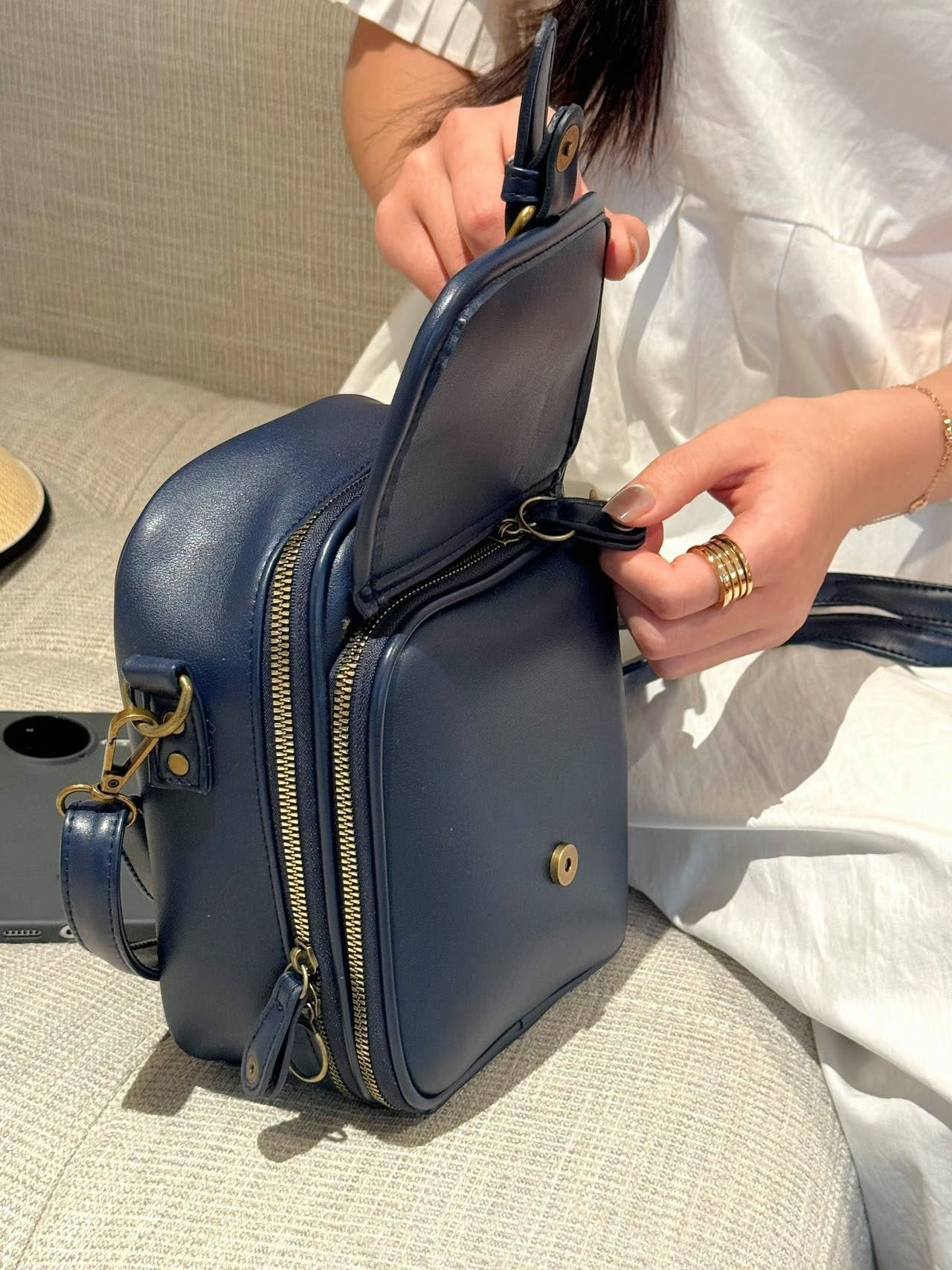 Multifunktionell läderväska